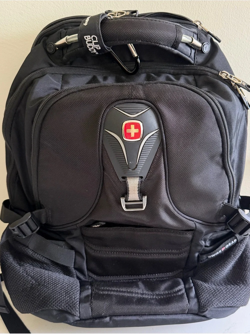 SwissGear Black Backpack with Red Cross Emblem Smart scan